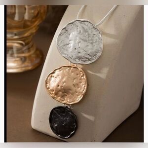 Hammered Disc Vintaged Round Circle Pendant Necklace